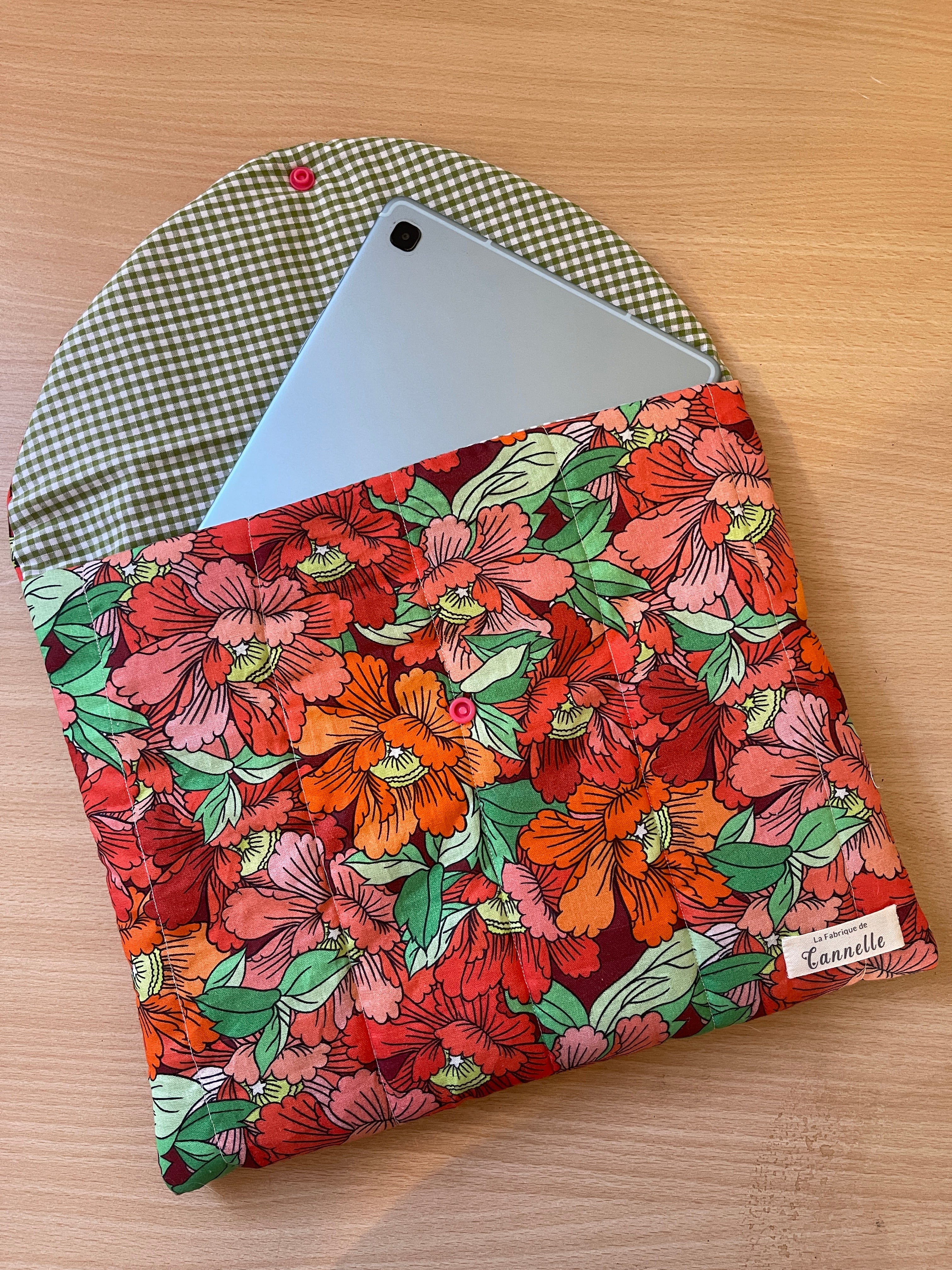 Pochette pour tablette “Fleur rouge”