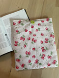 Pochette à livre broché "Petite Fraise"