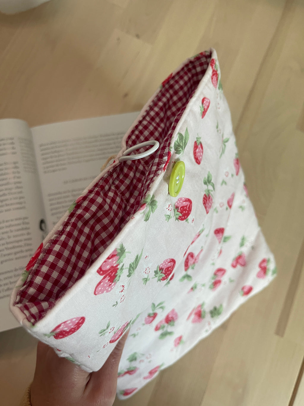 Pochette à livre broché "Petite Fraise"