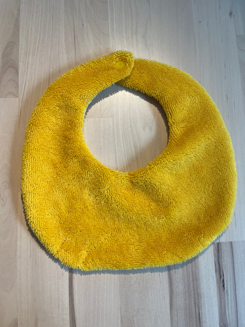 Bavoir "Petite rayure jaune"
